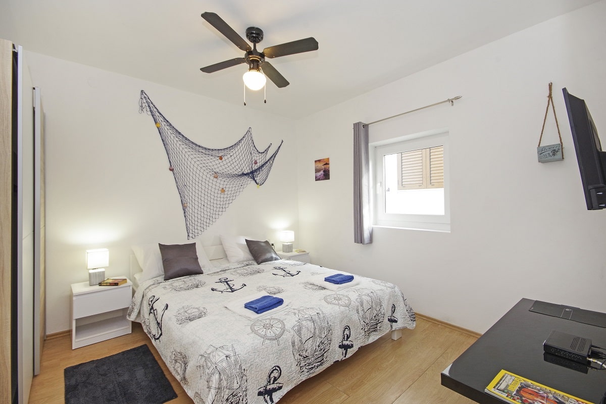 Apartment Žal 2 (2+2), Betina - Murter, Croatia