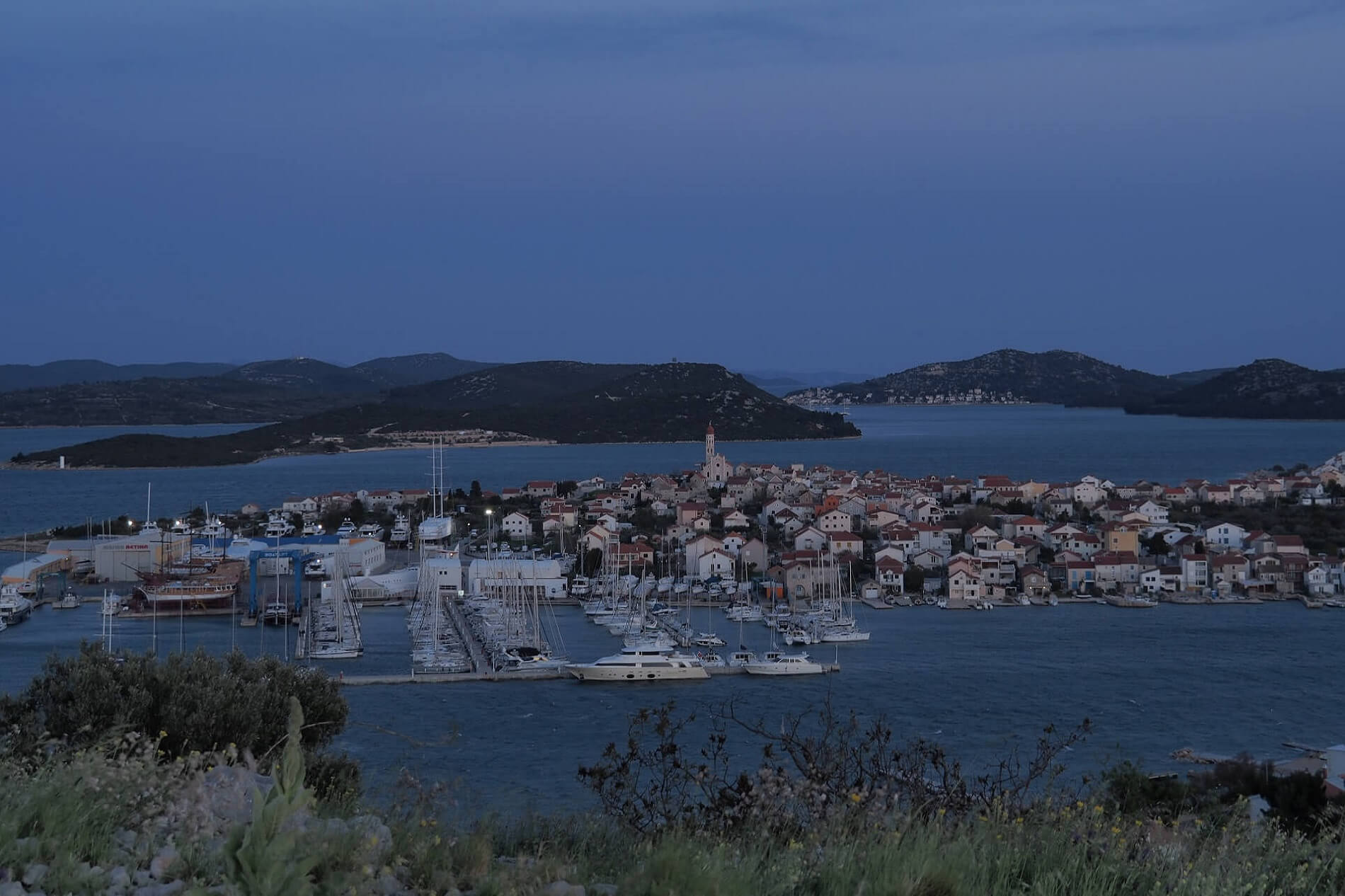 APARTMENTS ŽAL - BETINA, MURTER - CROATIA